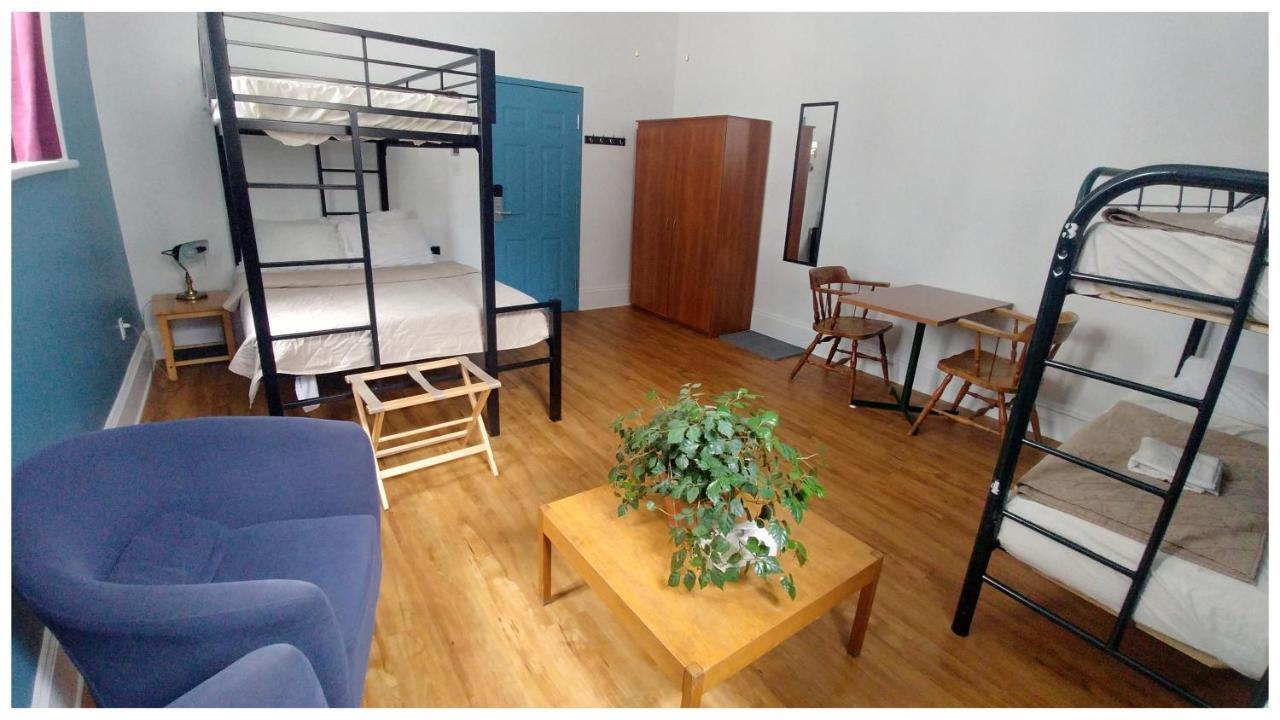 Family Room with Private Bathroom,1586836482:JPEG
